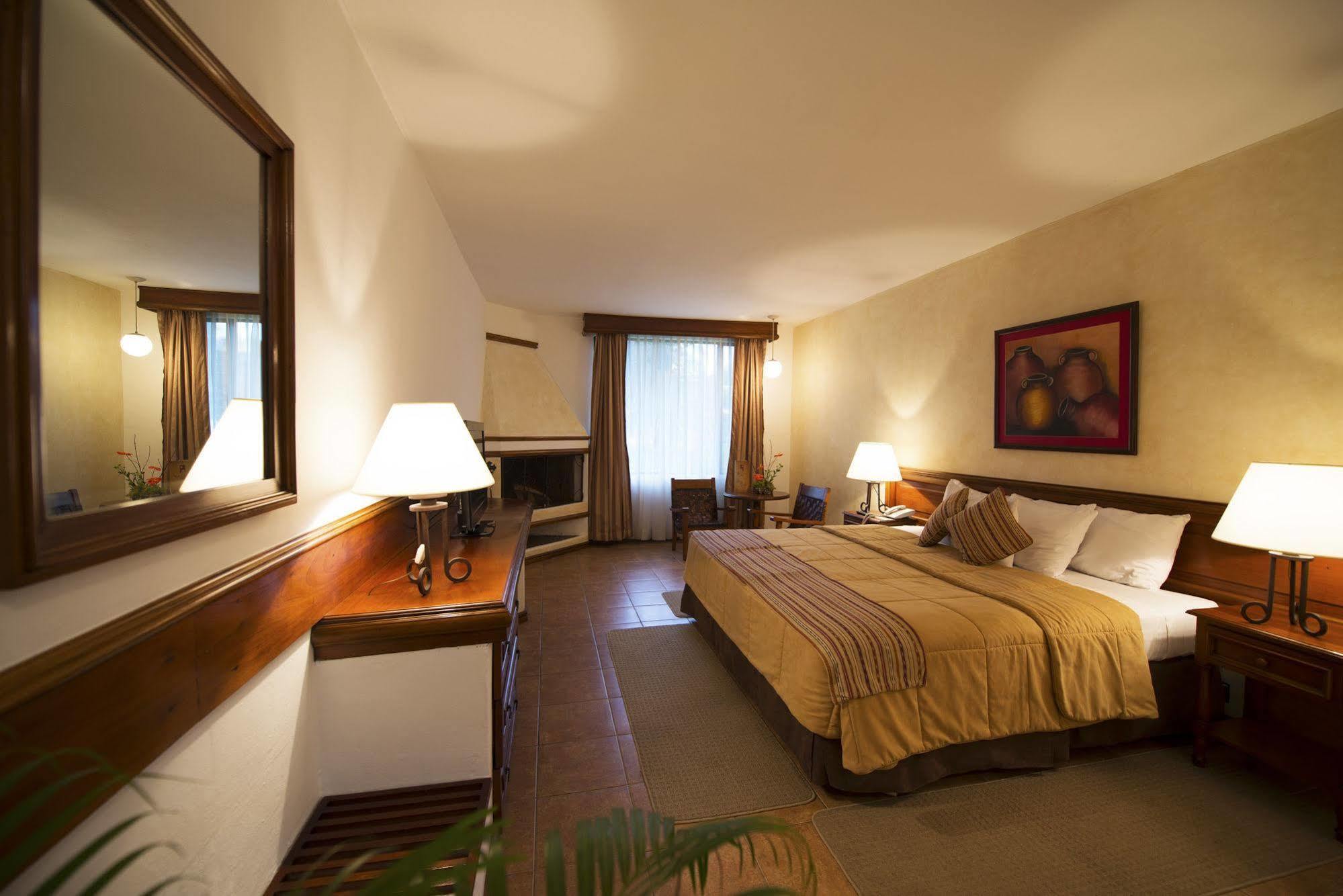 Hotel Soleil La Antigua Екстериор снимка